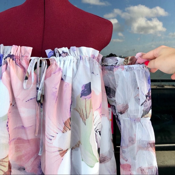 🌸Vince Camuto Off Shoulder Diffused Floral Blouse - Picture 7 of 14